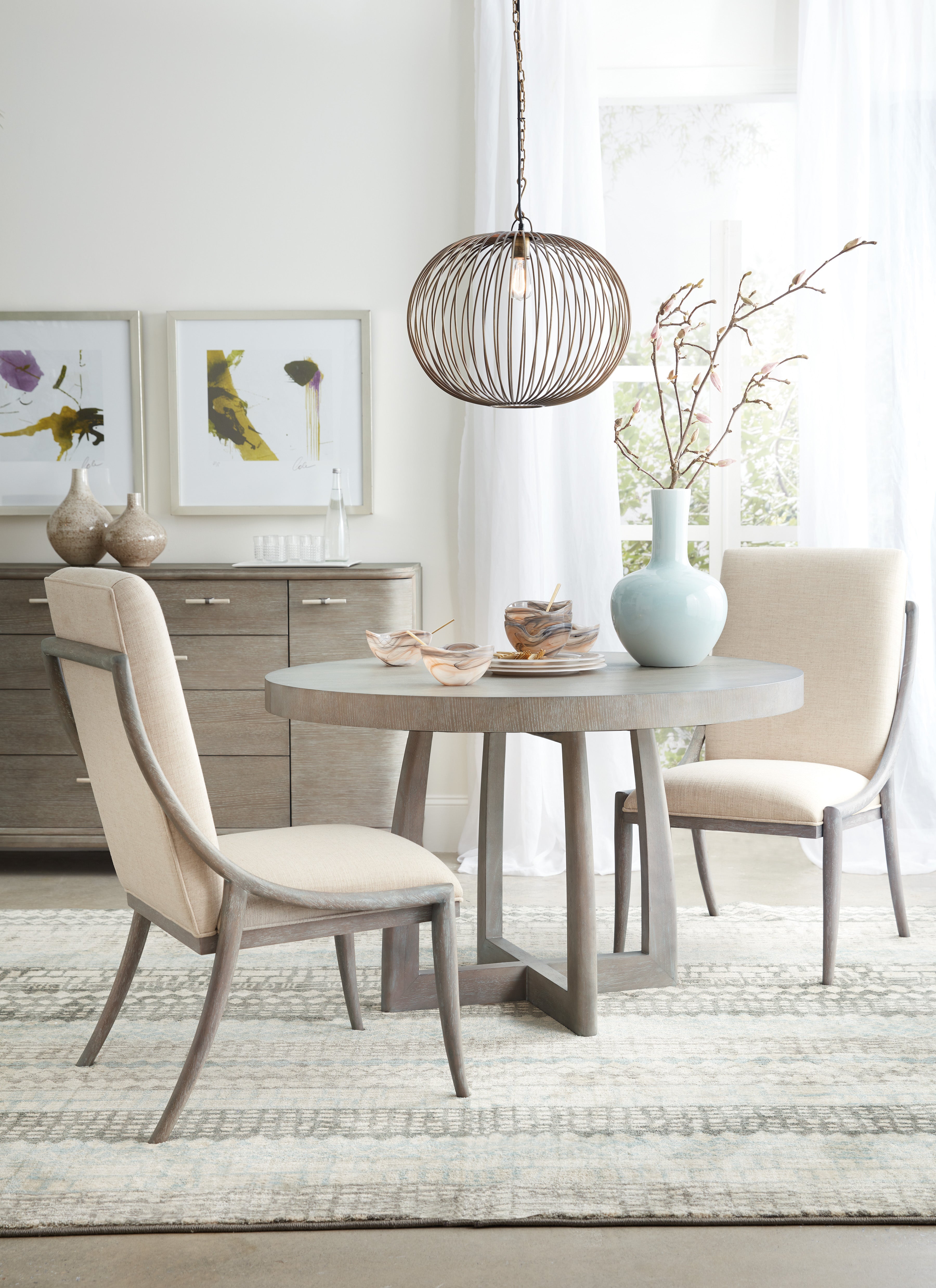 Hooker Furniture Affinity 48in Round Pedestal Dining Table with 1-18in Leaf