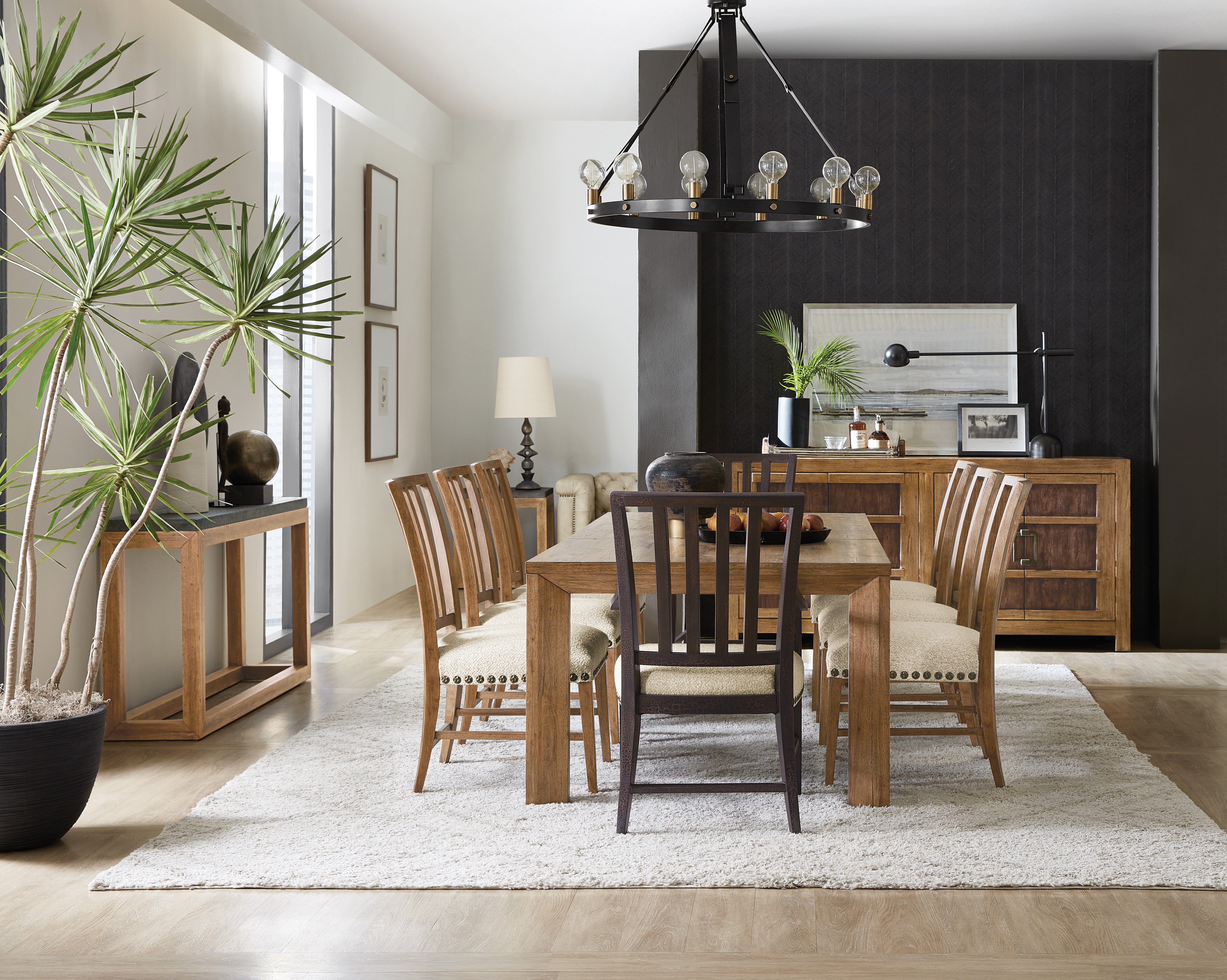 Hooker Furniture Big Sky Leg Table with 1-24 in Leaf