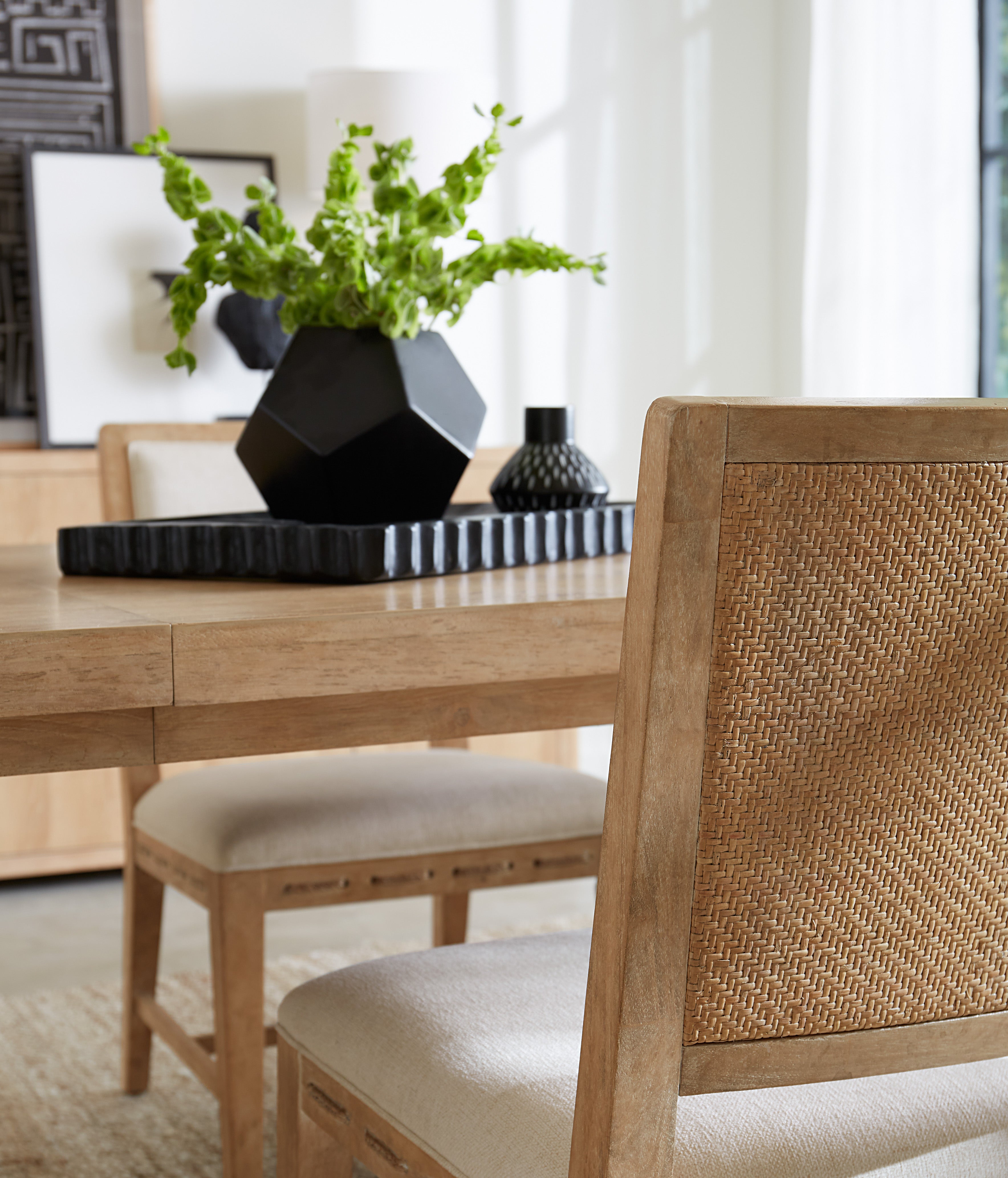 Hooker Furniture Retreat Rectangle Dining Table with 1-22in Leaf