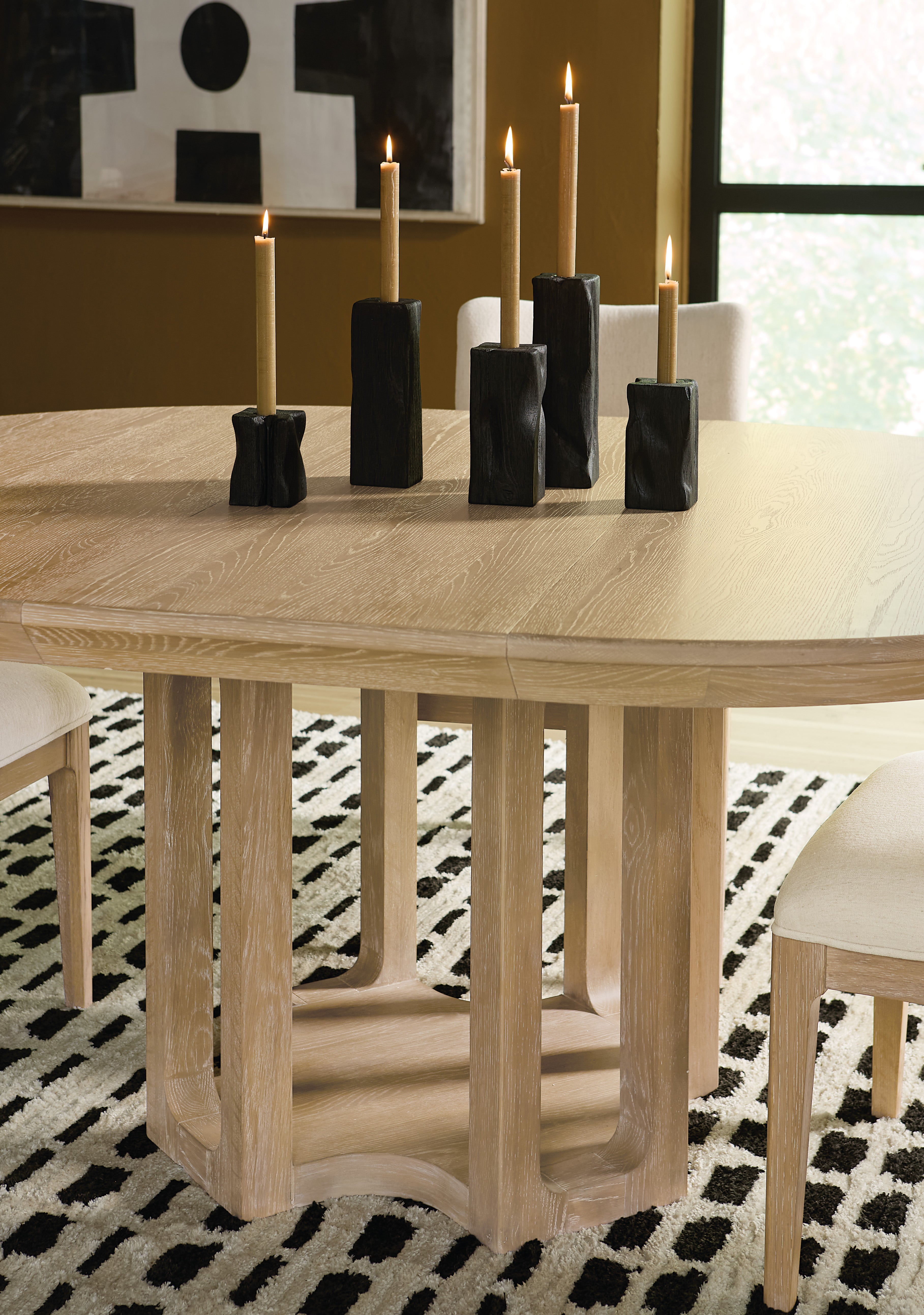 Hooker Furniture Banyon Bay Round Dining Table with One 18-inch Leaf