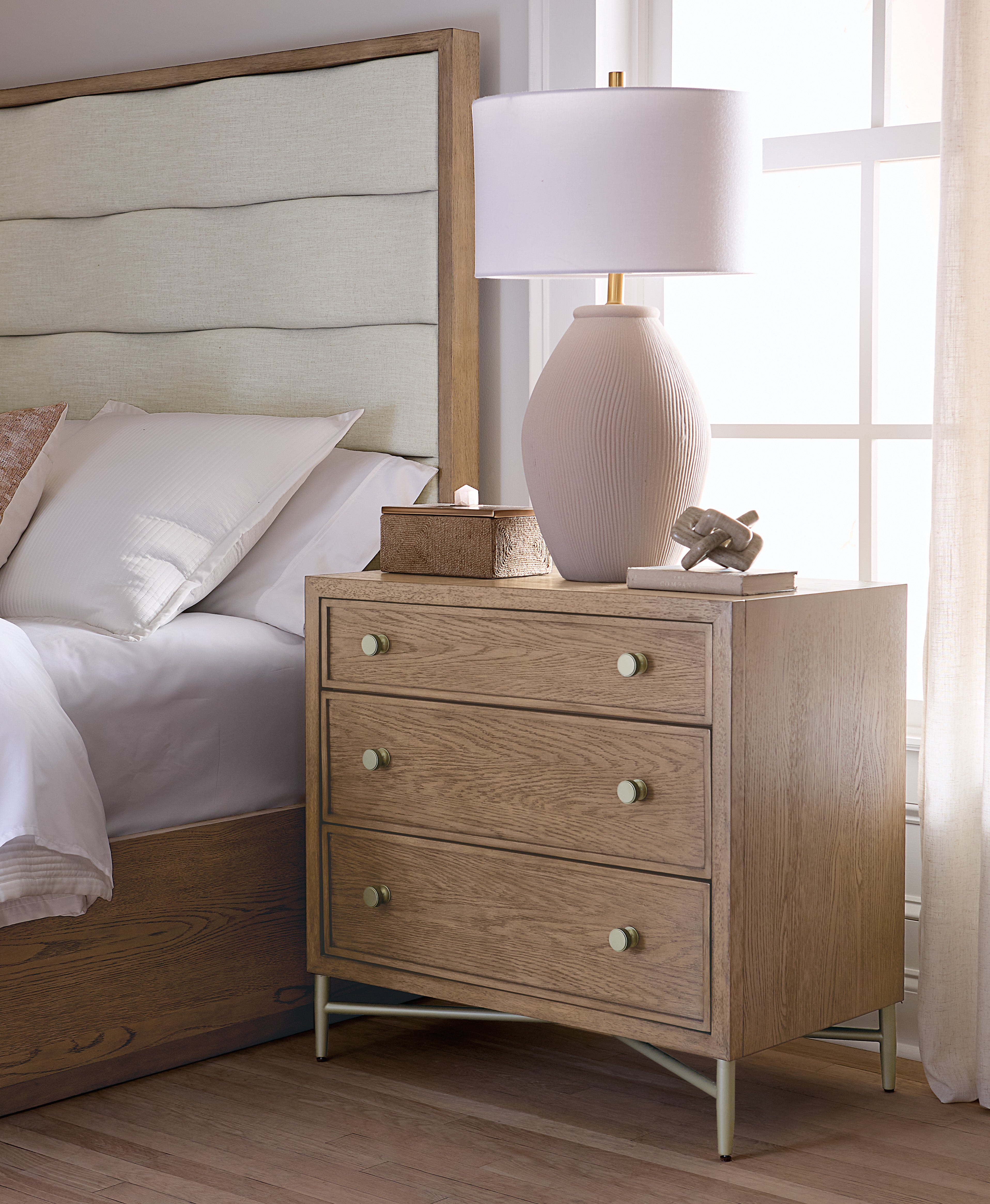 Hooker Furniture Sonnet Upholstered Bed
