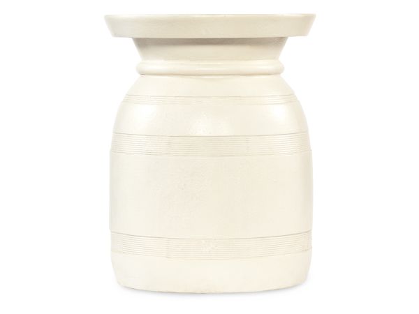 Hooker Furniture Big Sky Tahoe Urn Spot Table in Avalanche