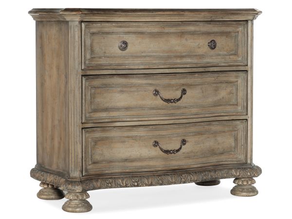 Hooker Furniture Castella Bachelors Chest in Antique Slate